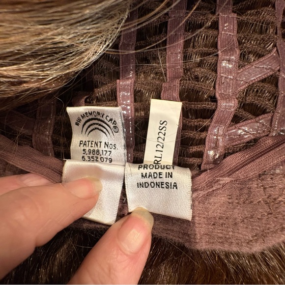 Raquel Welch Wavy Day Wig - Shaded Cappuccino - Picture 11 of 12